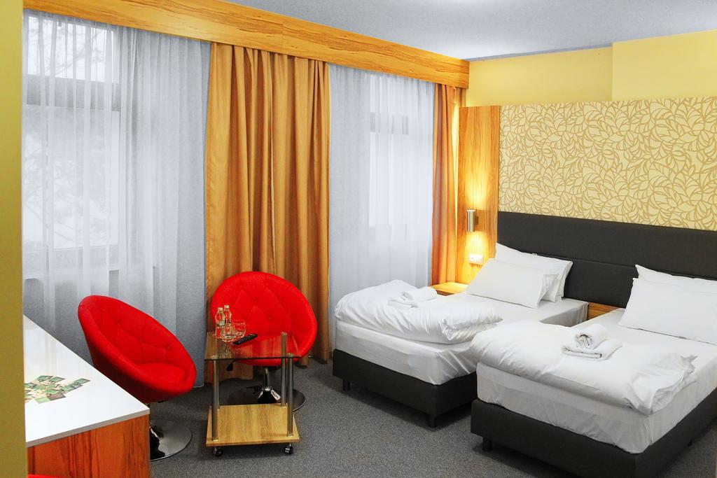 Hotel Przy Baszcie Legnica Szoba fotó